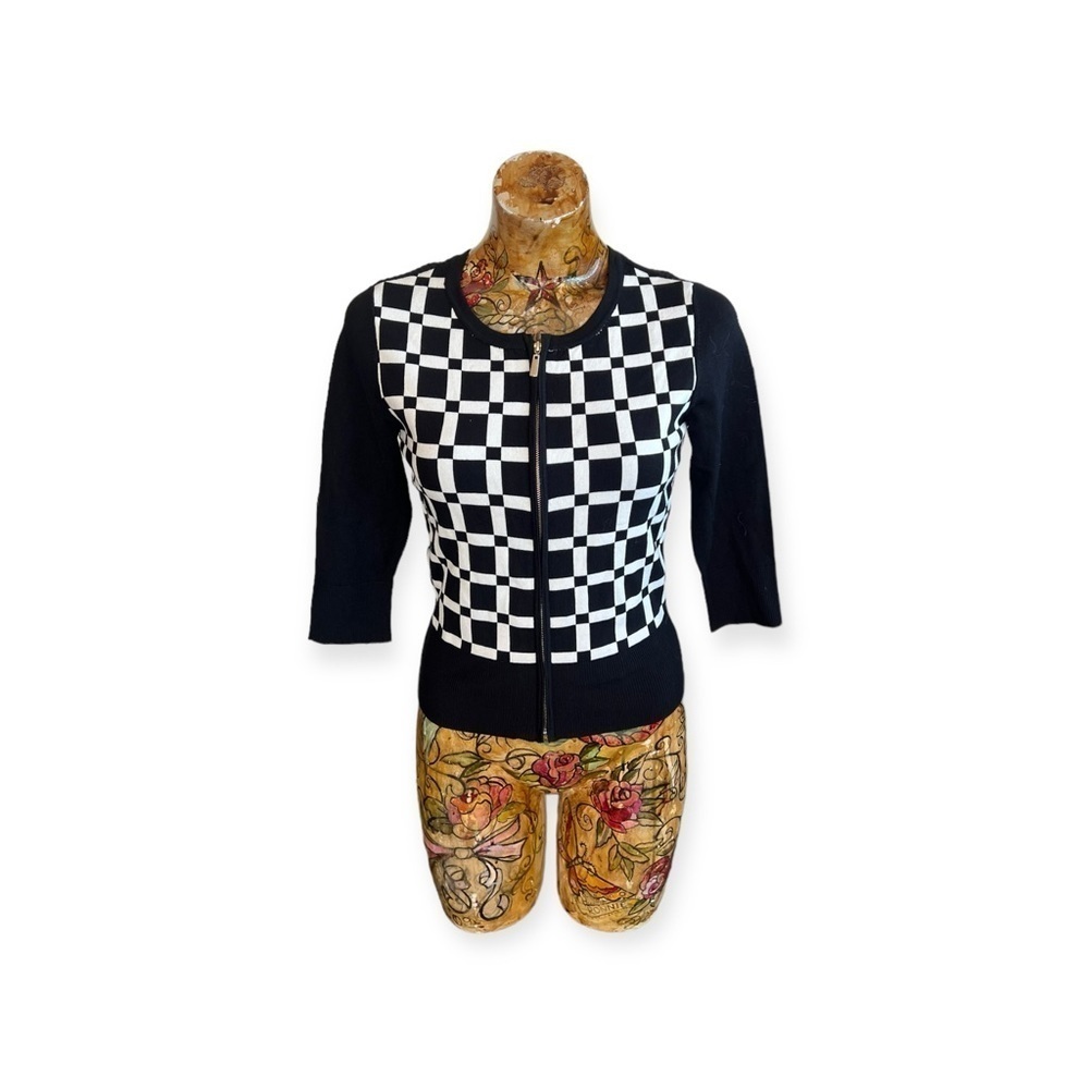 White House Black Market black white cardigan knit top sweater zip front